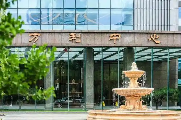亚星一龙国际化研发工程师团队进行产品设计
